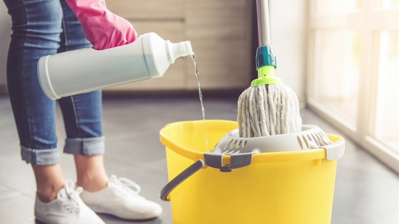 أخطاء في تنظيف المنزل.. الخبراء ينصحون.. تجنبي هذه الأشياء في بيتك وهذا الأمر تماماً مع السجاد