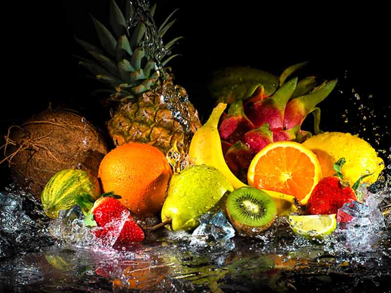 الخضروات والفواكه الغنية بالماء لترطيب الجسم والتغلب على الحر