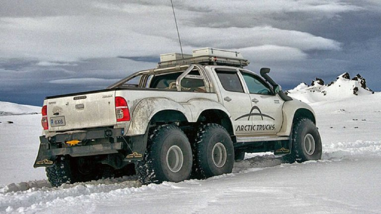 وحش الثلوج السداسي.. تويوتا هايلكس IT 44 اقوي سيارة في الاسواق بمواصفاتها العالمية الخرافية ولا في الاحلام