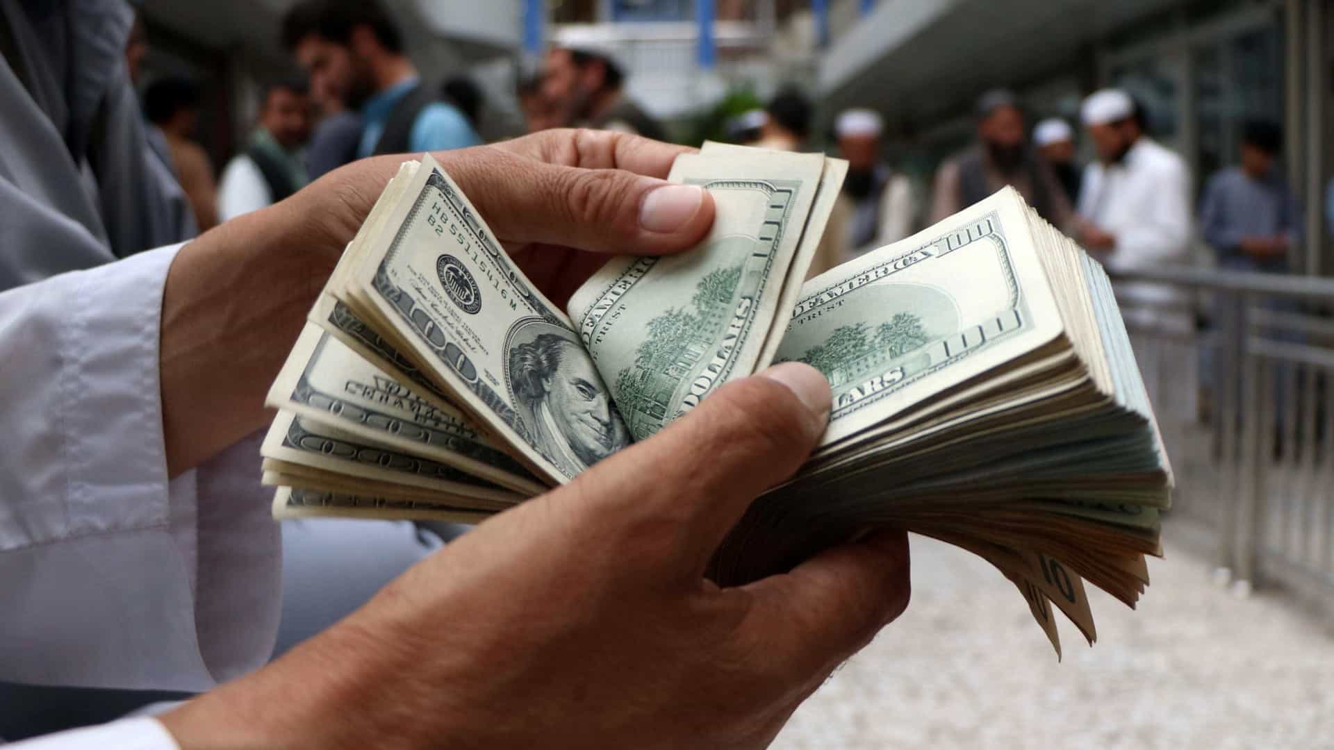 سعر الدولار اليوم مقابل الجنية في مصر 2022