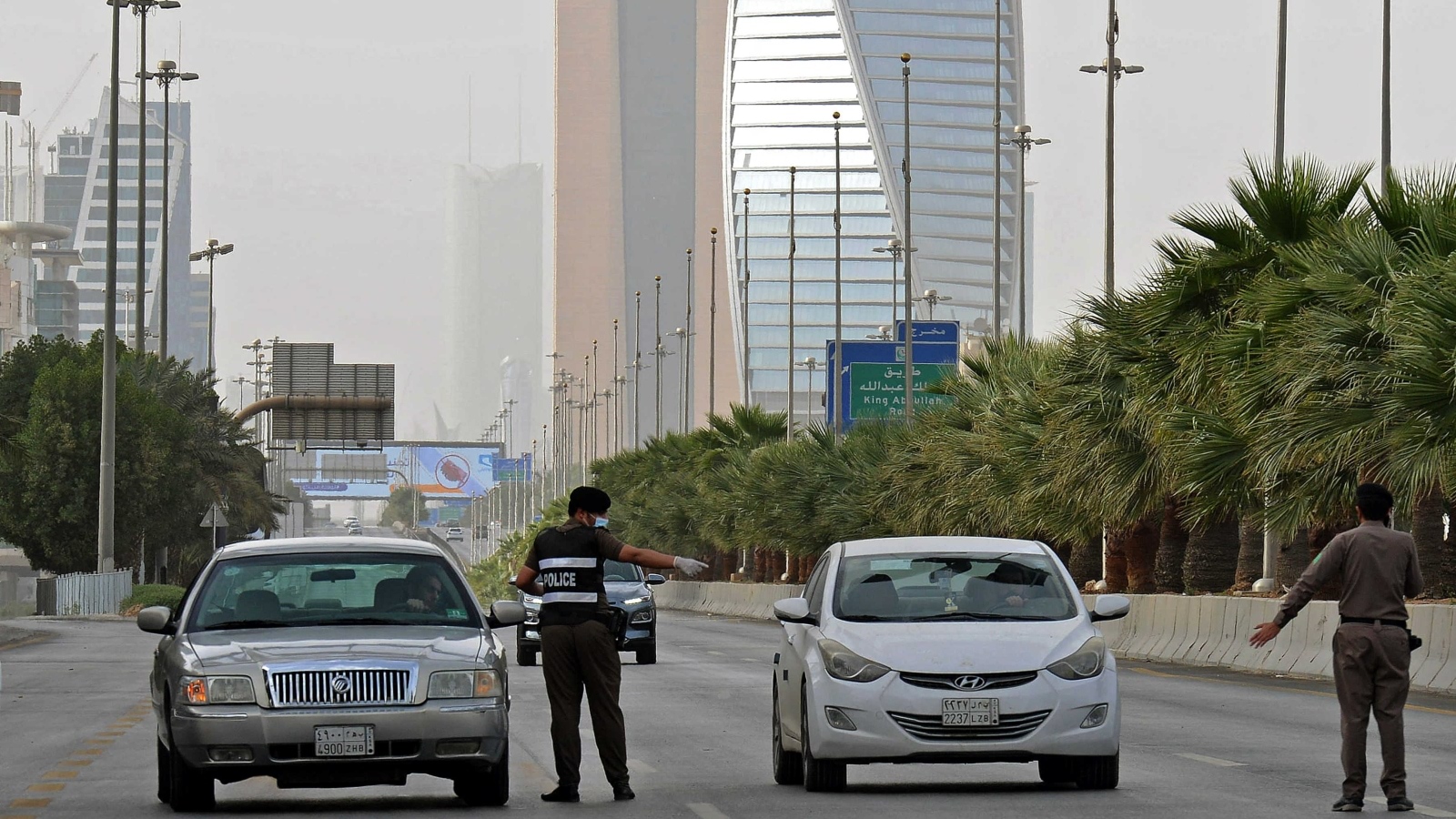 ووزارة النقل توضح حقيقة فرض رسوم على الطرق في السعودية العام القادم