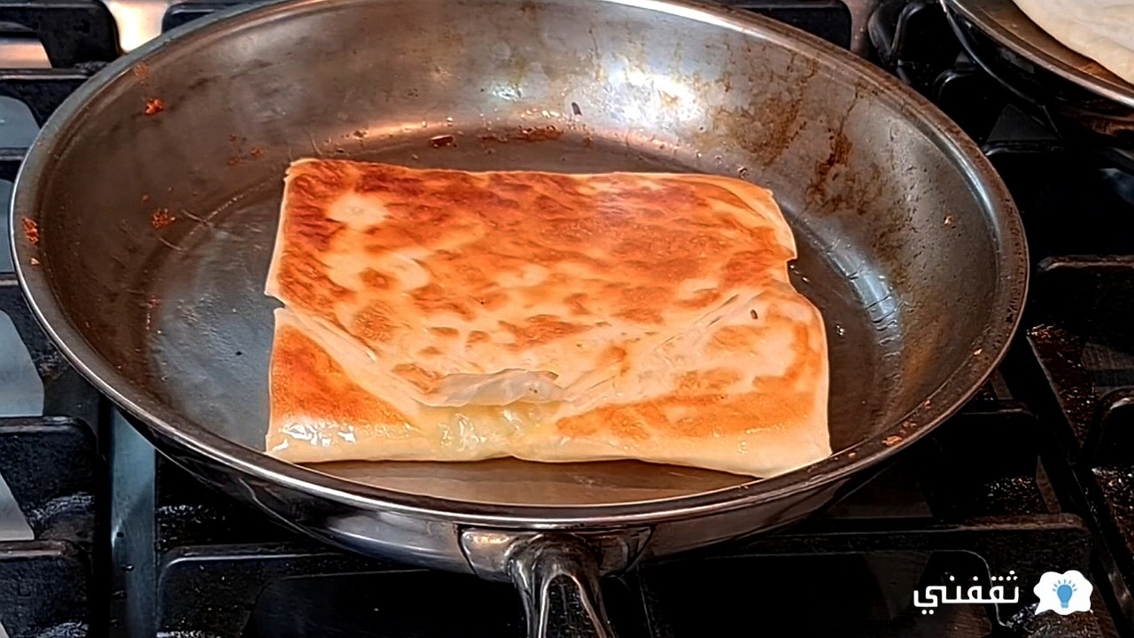 طريقة عمل فطائر جلاش الطاسة سريعة التحضير بحشوة الجبن اللذيذة