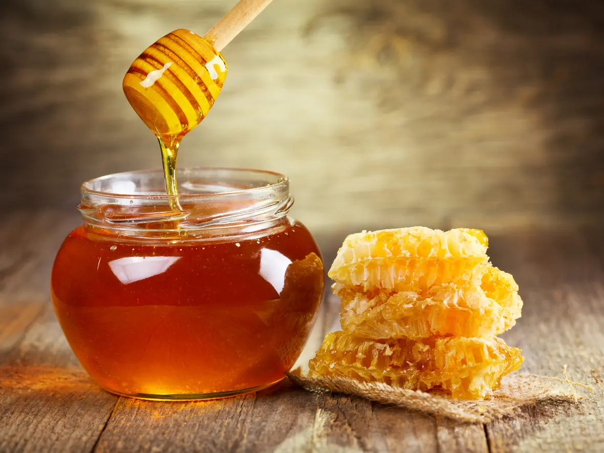 فوائد العسل للبشرة والشعر