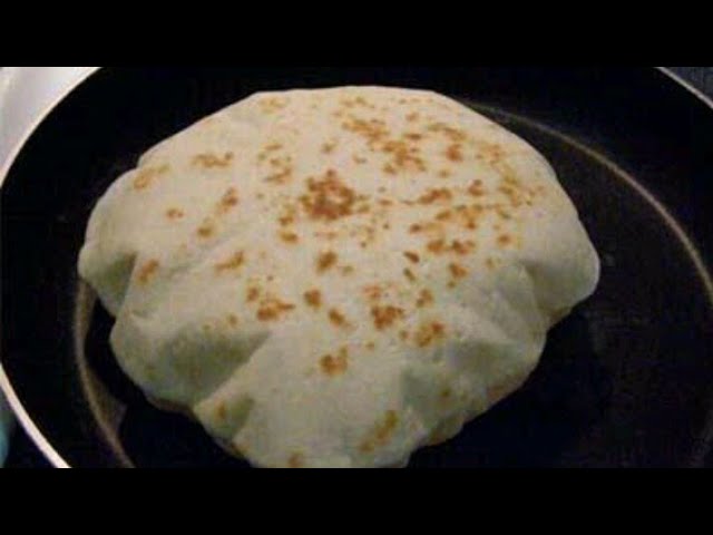 بملعقتان من الحليب اعملي خبز الطاسة الشهي بطريقة سريعة في البيت