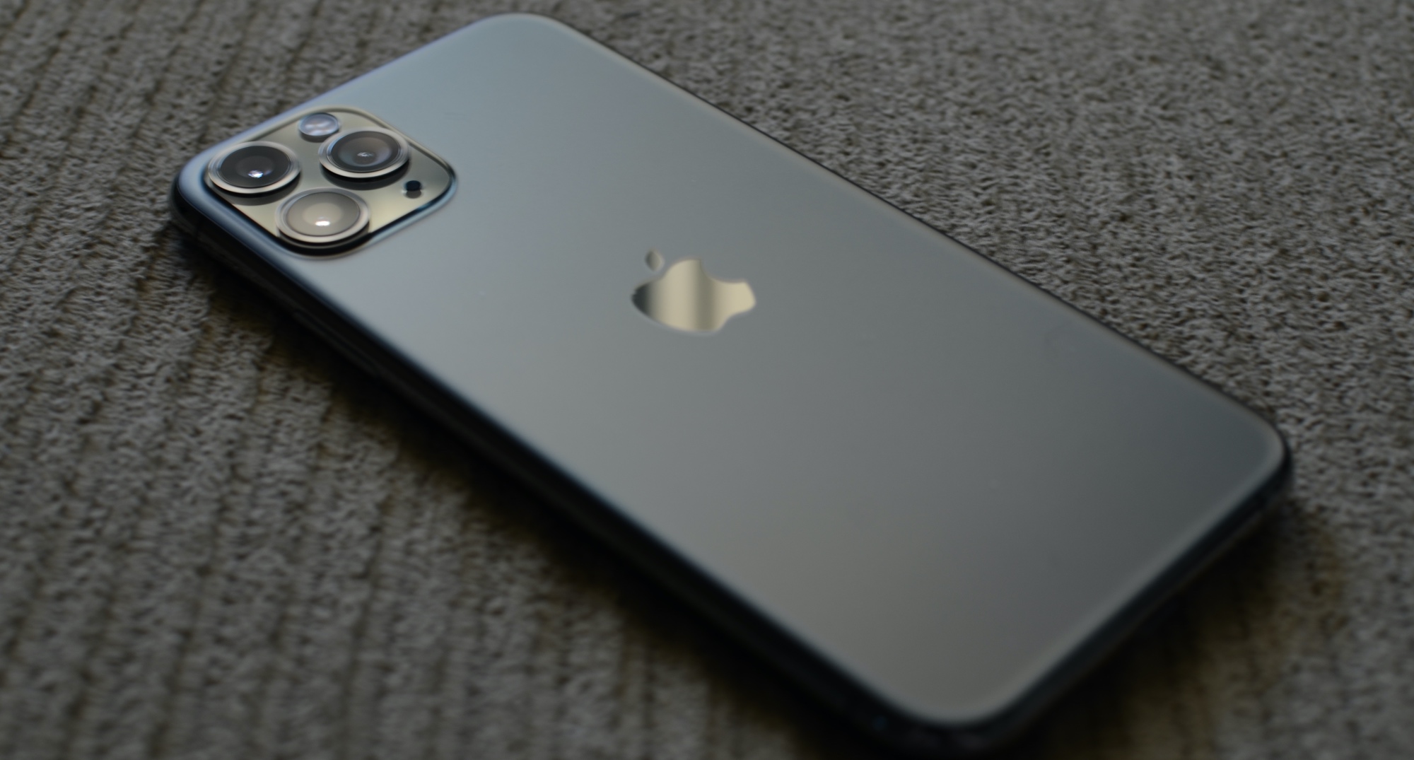اعرف سعر ومواصفات هاتف Apple iphone 14 pro max الجديد أيفون 14 برو ماكس