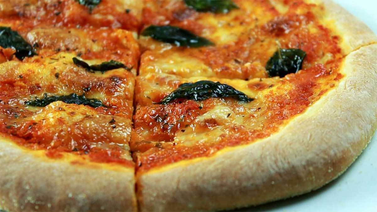 البيتزا-الايطالية-الأصلية