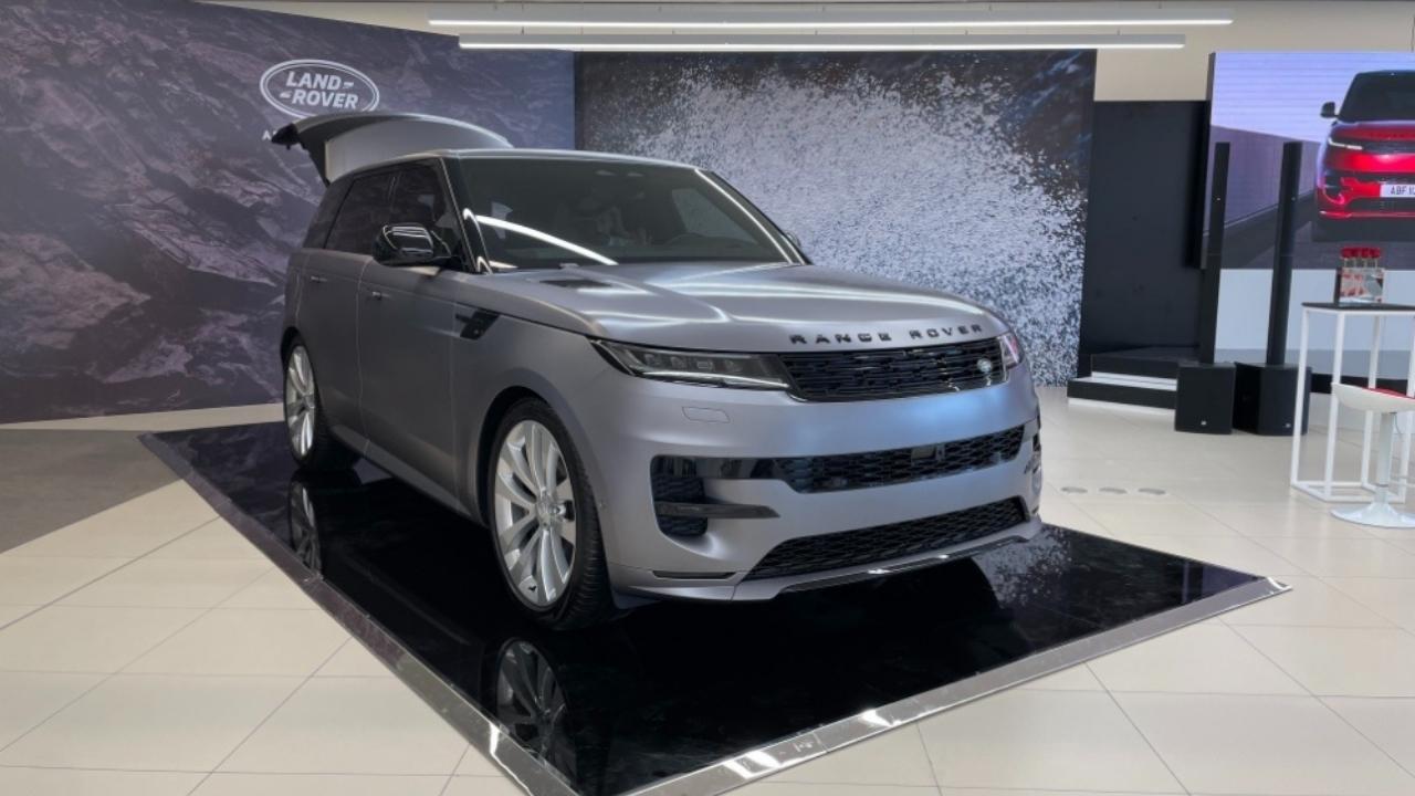 مواصفات رنج روفر سبورت 2023