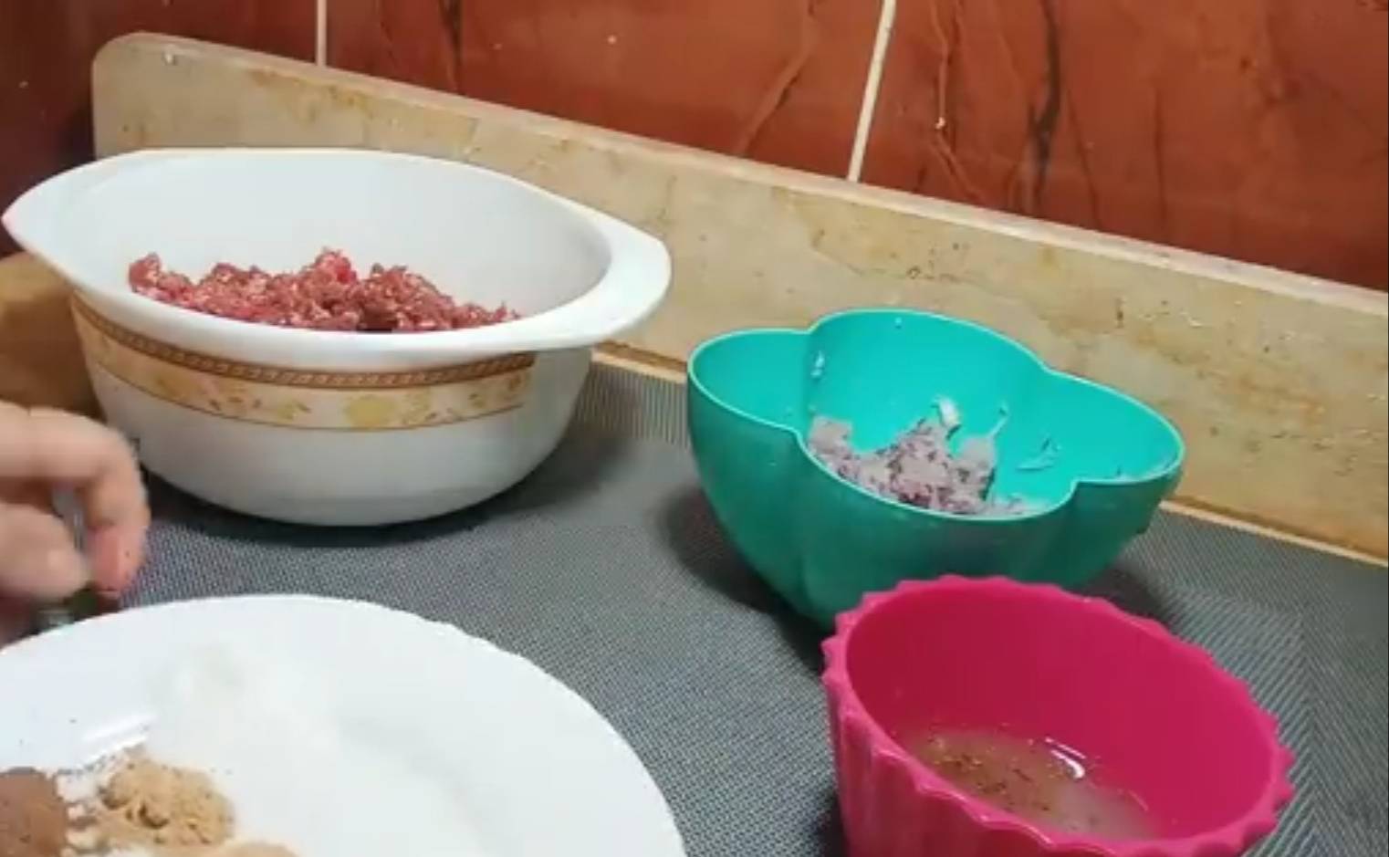 طريقة عمل الكفتة المشوية بالفرن