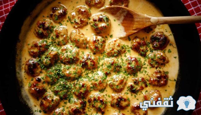 طريقة عمل صينية كفتة الشهية بصوص الطحينة الأصلية