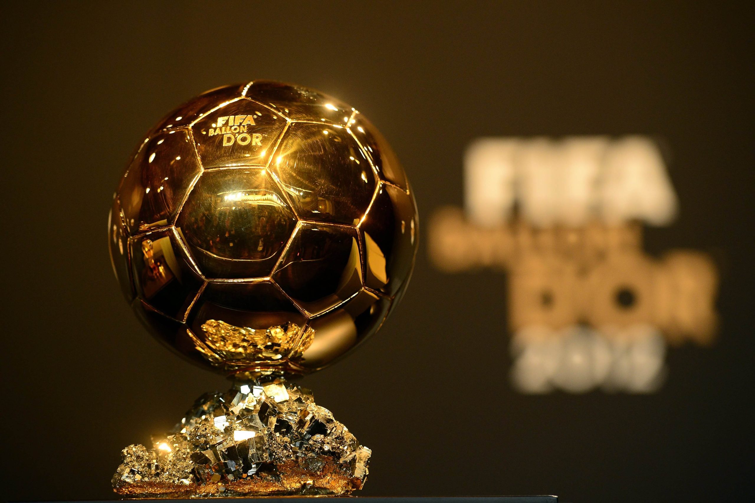 متى موعد تسليم الكرة الذهبية 2022 || الموعد والأسماء المرشحة للفوز بجائزة أفضل لاعب في العالم