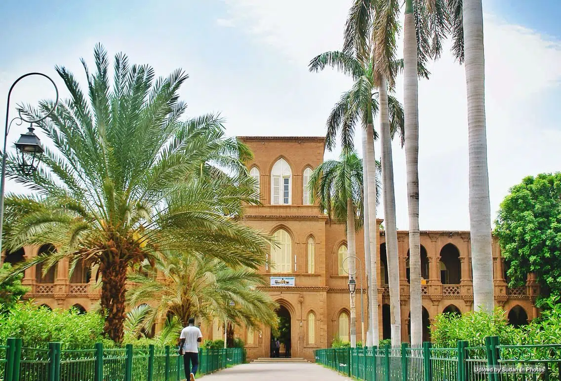 التعليم السوداني يكشف تفاصيل جديدة عن دليل القبول للجامعات السودانية وطريقة التقديم