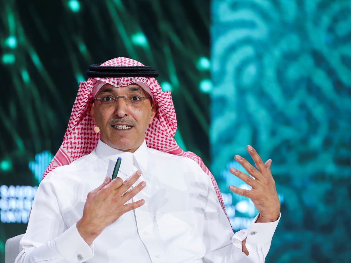 وزير المالية السعودية وأول تعليق على إمكانية مراجعة ضريبة القيمة المضافة بعد التطور الأخير