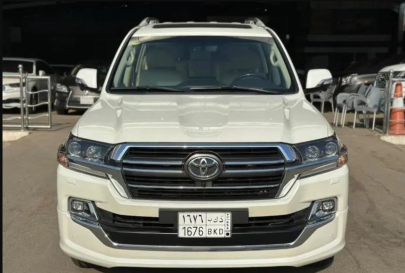تويوتا لاندكروزر GXR3 تورينج فل كامل V8 موديل 2020