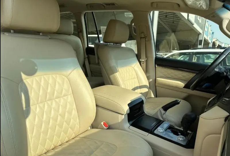 تويوتا لاندكروزر GXR3 تورينج فل كامل V8 موديل 2020