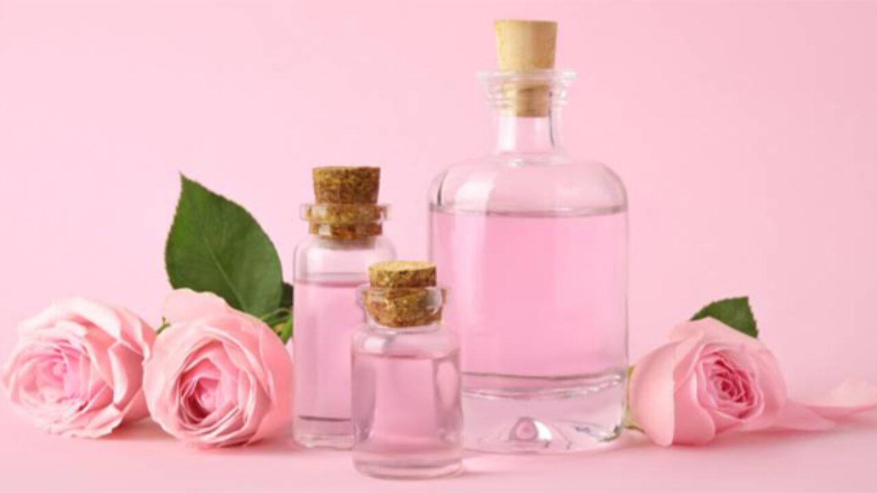 استخدامات ماء الورد التجميلية