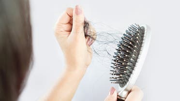 علاج مشكلة تساقط الشعر عند الرجال والنساء