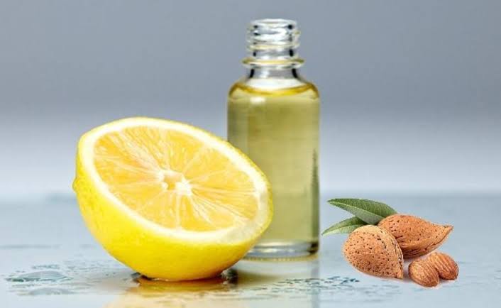 مكونات عمل ماسك الليمون وزيت اللوز الحلو
