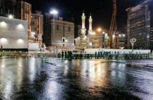 تعليق الدراسة بمكة المكرمة