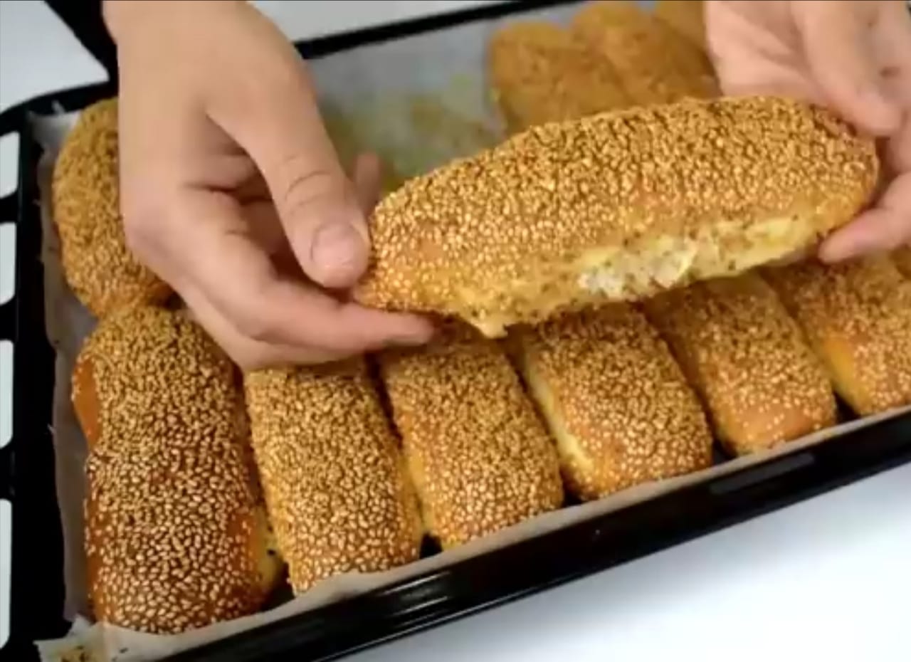 خبز السمسم الهش