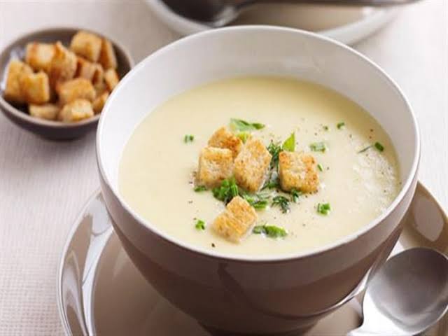 مكونات عمل شوربة البطاطس