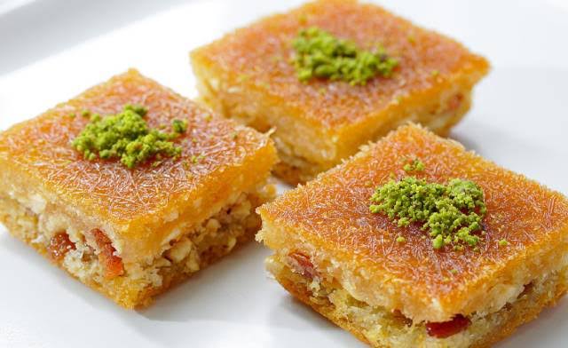 مكونات عمل الكنافة بالمكسرات