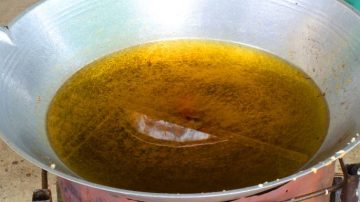 استخدامات زيت القلي المستعمل تجعلك لا تتخلصين منه بعد اليوم