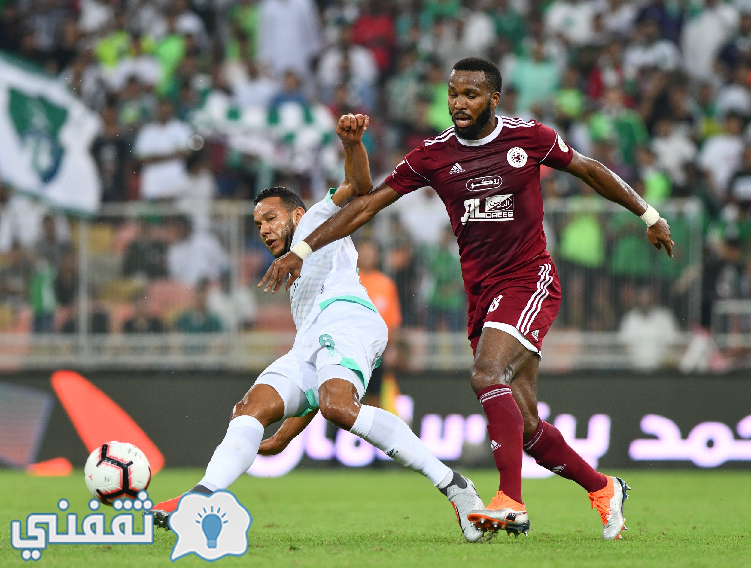 مواجهة سابقة بين الأهلي والفيصلي بالدوري السعودي