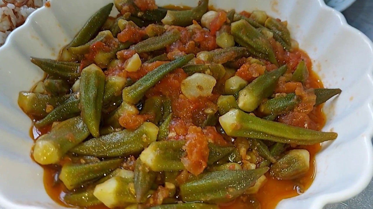 البامية بزيت الزيتون بالطريقة السورية