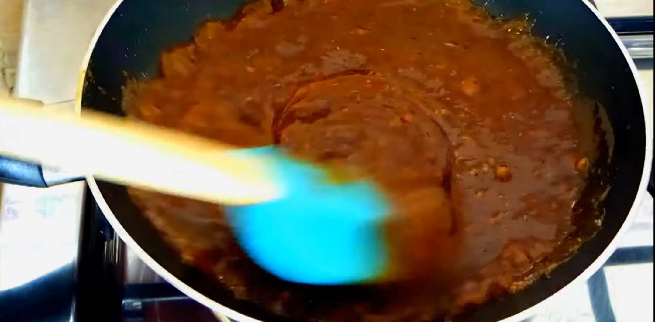 طريقة عمل صوص النودلز الكوري الحار
