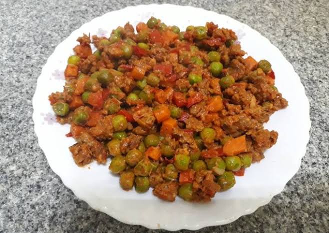 طريقة عمل البسلة باللحمة المفرومة
