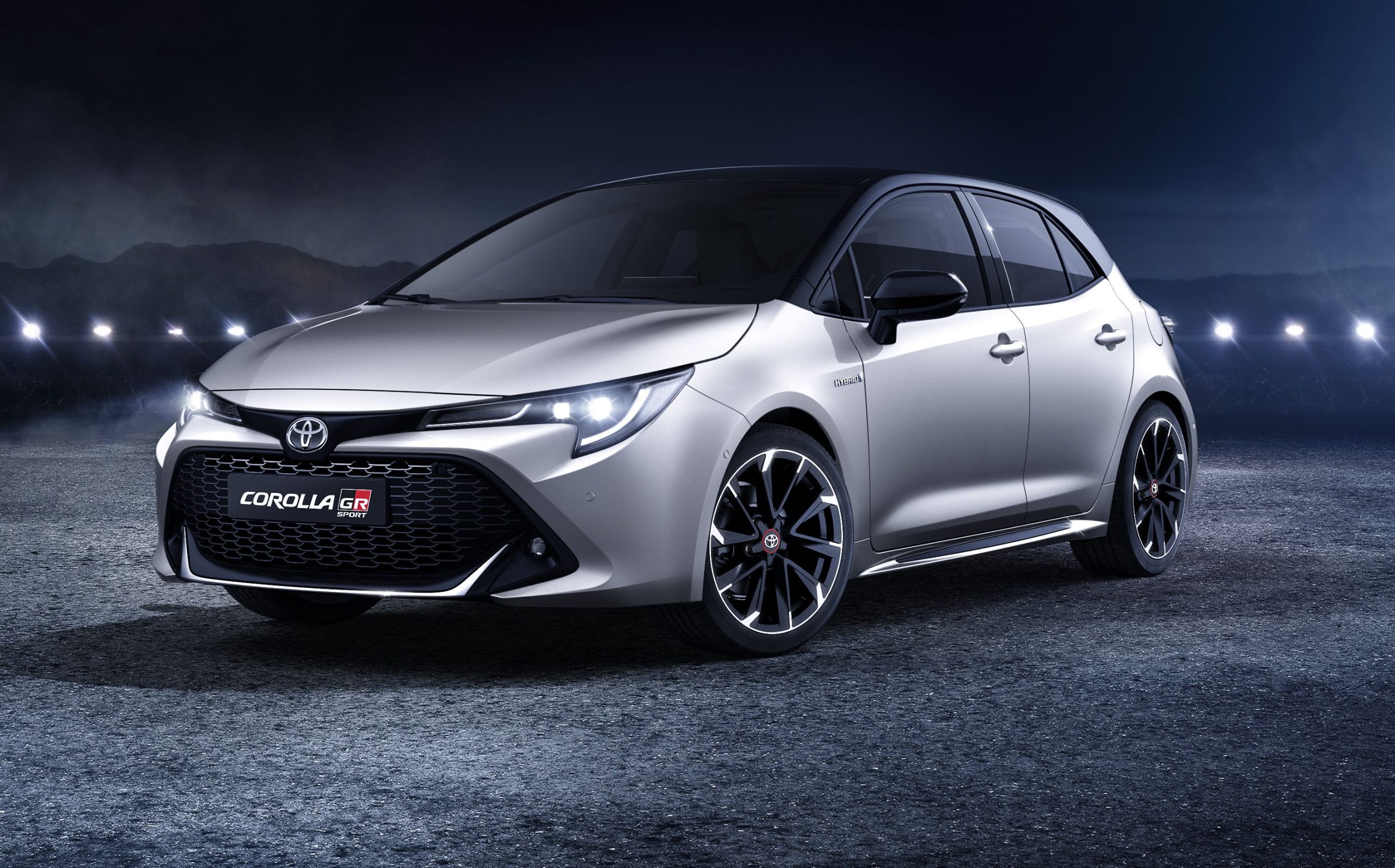 مواصفات سيارة Toyota Corolla 2024 الخارجية والداخلية في المملكة