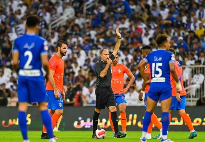 الفيحاء والهلال في الدوري السعودي