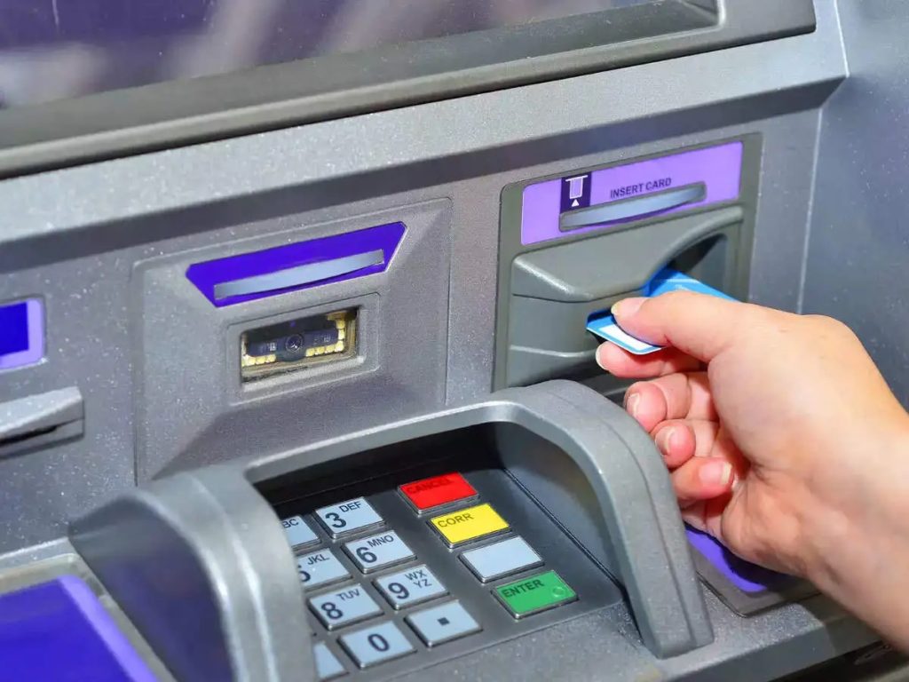 إجراءات استعادة البطاقة إذا تعرضت لحدوث خلل بنظام الآلة