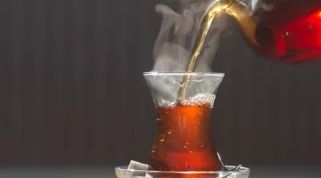 كيف يؤثر الشاي على صحتك؟ كل ما تريد معرفته عن أنواعه وفوائده وأضراره